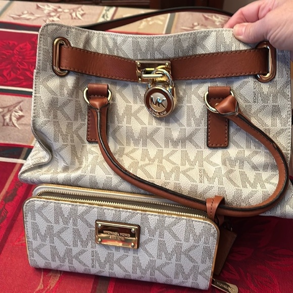MK handbag and wallet set bought at Same times white w/tan handbag - Picture 1 of 16